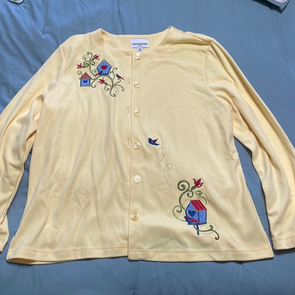 Breckenridge birds, flowers, birdhouses decal petite cardigan